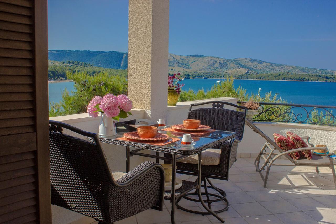 Sea Breeze - Front Sea Apartment Жаборич Екстер'єр фото